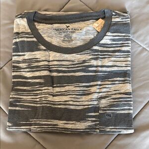 American Eagle Outfitters Dark Gray and Heather Gray Patterned Tee